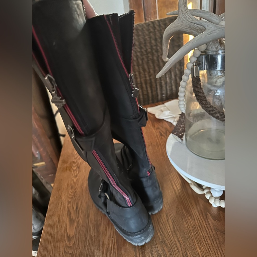 Harley Davidson riding boots worn once